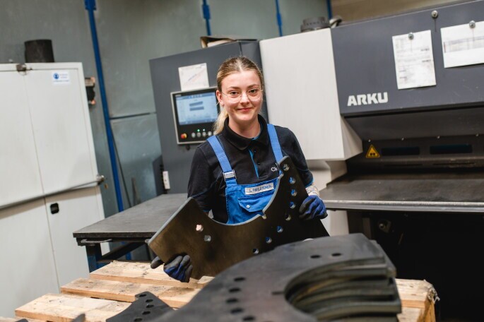 Auszubildende zum Feinwerkmechaniker*, 1. Bild